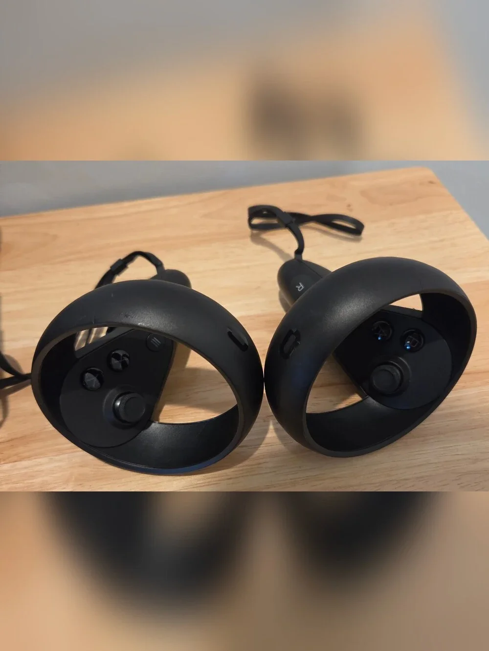 Oculus Quest 128GB All-in-One VR Headset, Controllers & Case (MH-B) TESTED
